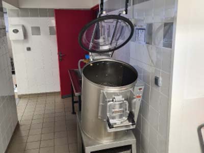 restaurant scolaire à Saint-Paul-en-Jarez